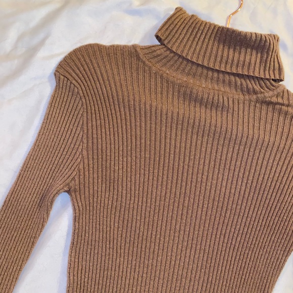Forever 21 Ribbed Cozy Light Chestnut Brown Soft Fairy Grunge Winter Turtleneck - Picture 6 of 6